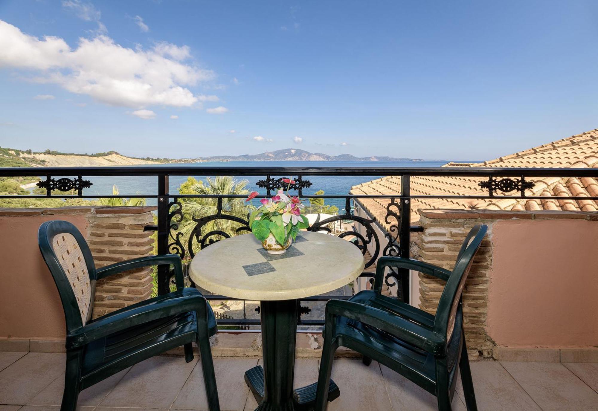 Harmony Hotel Keri Dış mekan fotoğraf