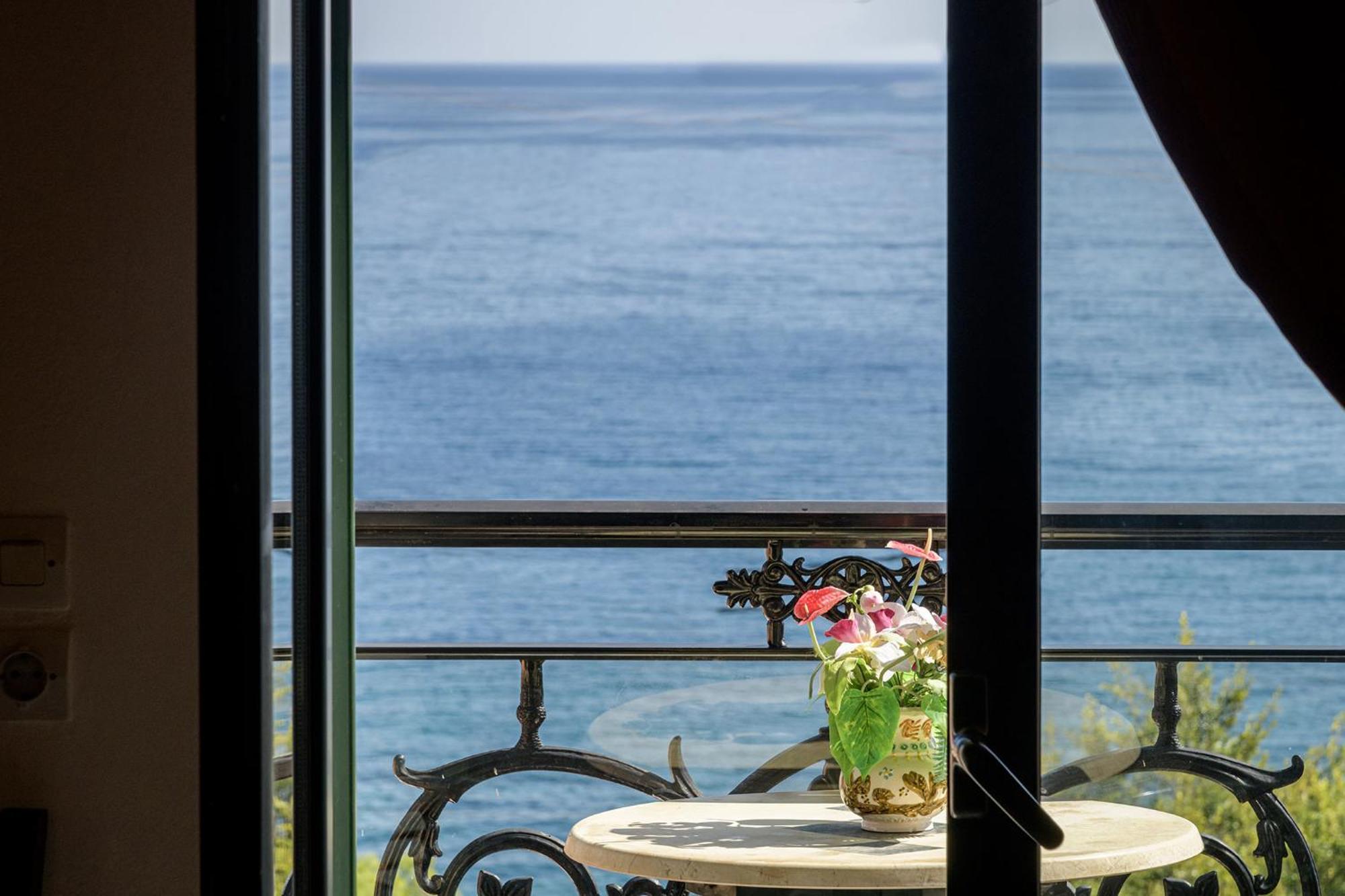 Harmony Hotel Keri Dış mekan fotoğraf