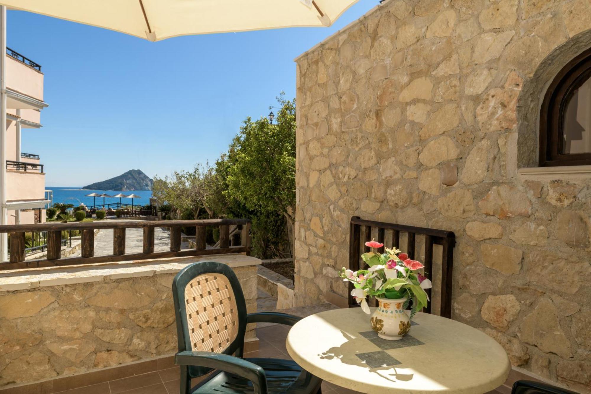 Harmony Hotel Keri Dış mekan fotoğraf